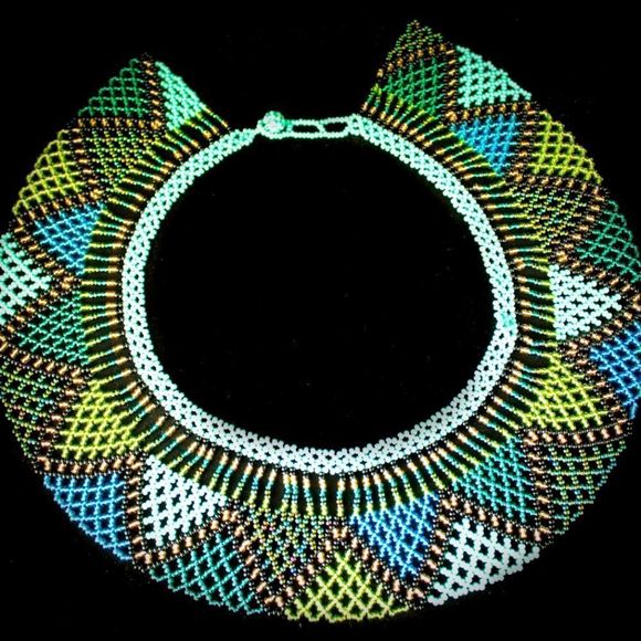 Handmade okama large beaded necklace green tones - Picture 4 of 4